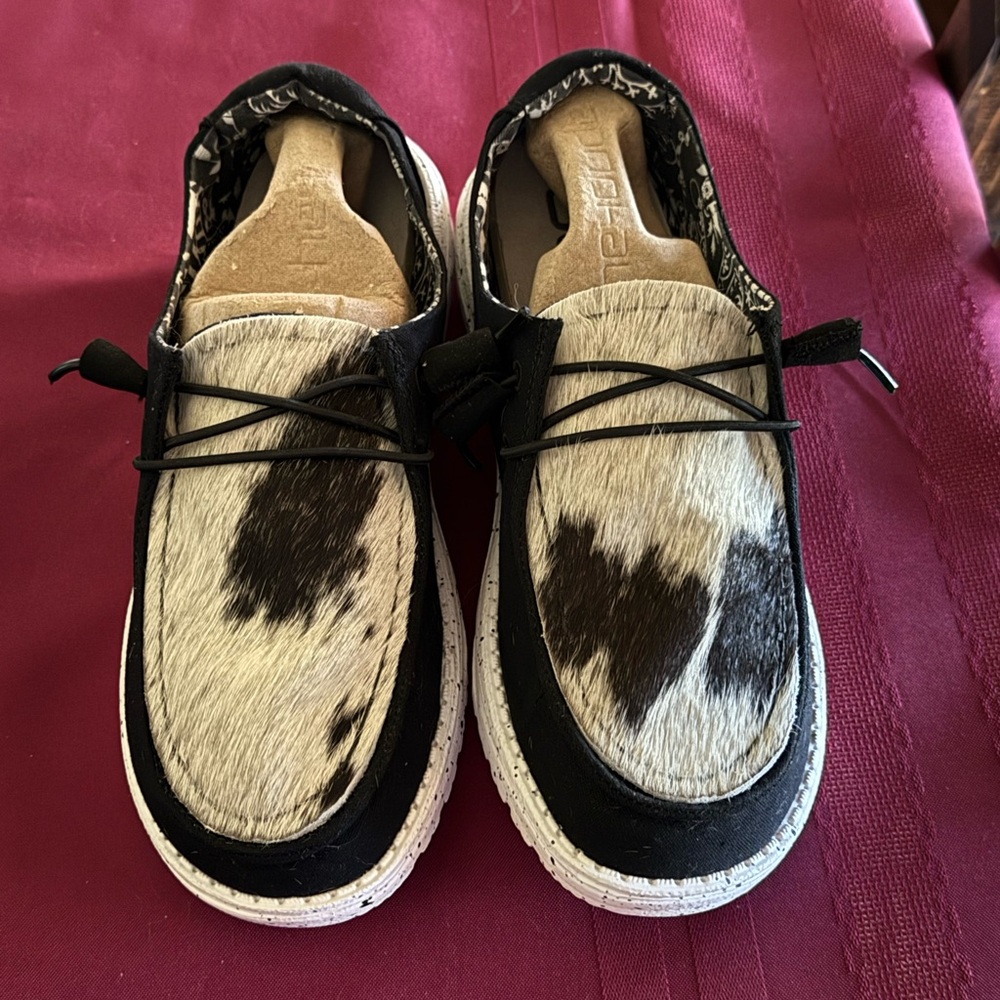 Hey Dude Hand Sewn Cowhide Shoes Women’s Wendy Size 8